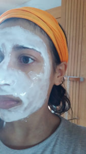 Application du masque au lait d'ânesse Perle de Vie